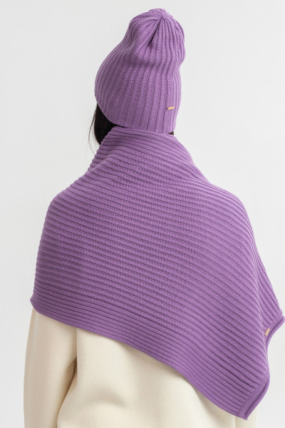 Фиолетовая вязаная двухслойная шапка с косами AREOLA 10153 фиалка - фото 6