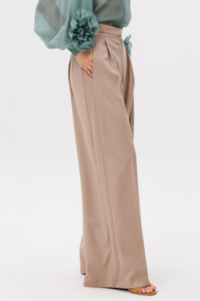 Брюки из костюмной ткани с лампасами и боковыми карманами EOLA 2804 темно-бежевый - фото 8