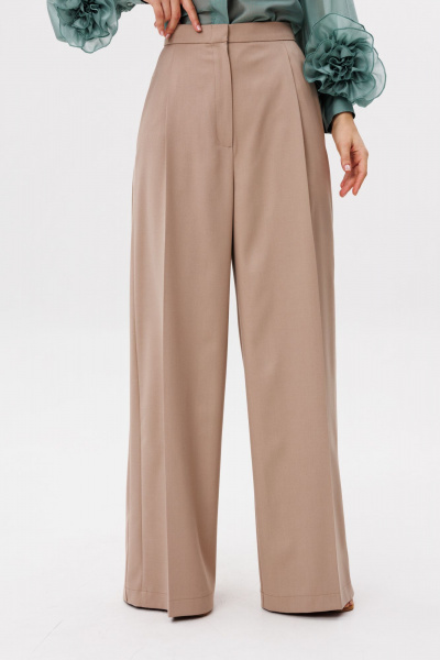 Брюки из костюмной ткани с лампасами и боковыми карманами EOLA 2804 темно-бежевый - фото 7