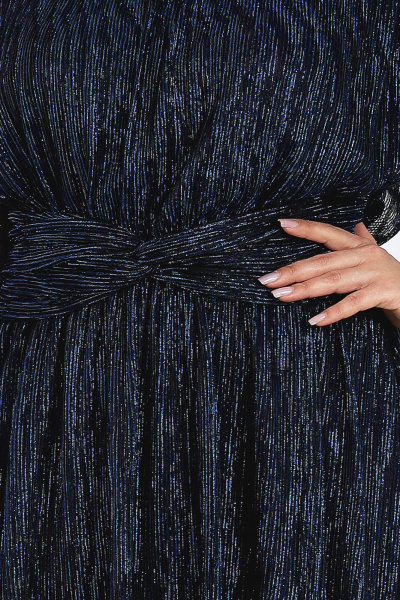 Платье гофре с люрексом и draped поясом для торжественных случаев Ninele 6046 синий - фото 4
