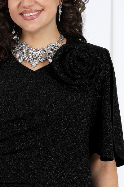 Платье из трикотажа люрекс с разрезом и крылышками рукавами Ninele 7481 черный - фото 5