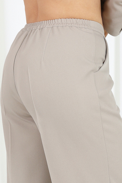 Брюки и жакет классического стиля из костюмной ткани Ninele 7485 бежевый - фото 13