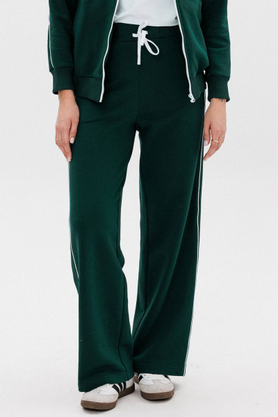 Зеленые брюки с классической посадкой и резинкой на поясе GO F2081/25-02. 164-170 - фото 1