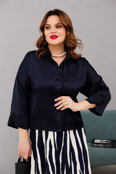 Комплект из атласной блузки и юбки с резинкой Anastasia 1196 синий/молочный - фото 12