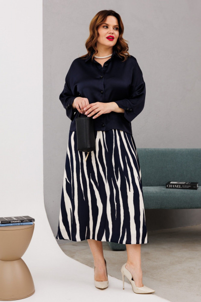 Комплект из атласной блузки и юбки с резинкой Anastasia 1196 синий/молочный - фото 3