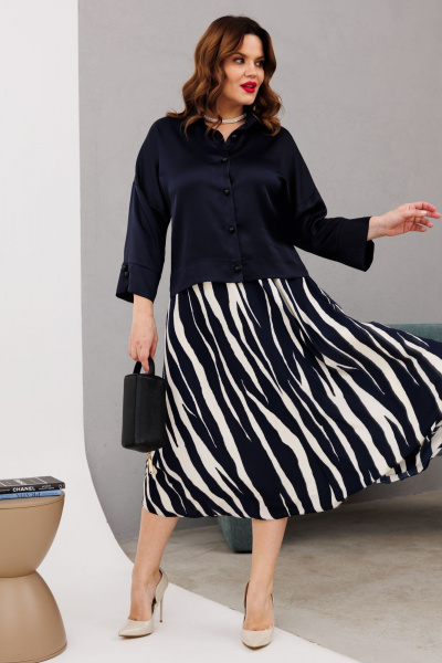 Комплект из атласной блузки и юбки с резинкой Anastasia 1196 синий/молочный - фото 2