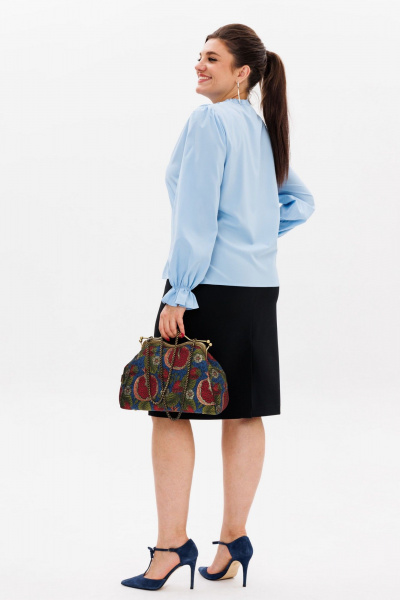 Голубая блуза с вырезом-щелью и сборками Anelli 1281 хрусталь - фото 7