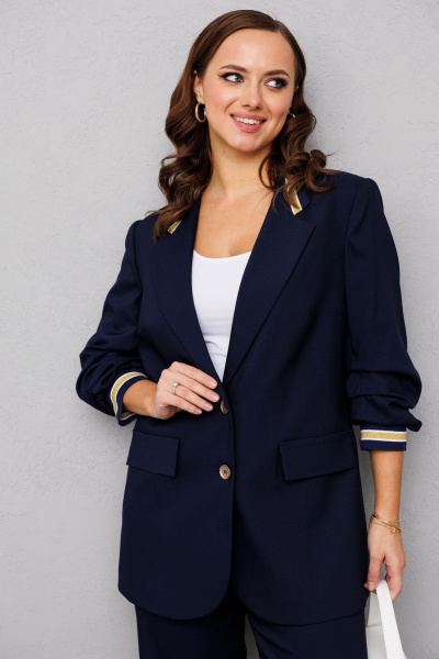 Деловой жакет и брюки из костюмной ткани с отделкой Mubliz 242 синий - фото 10