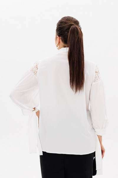 Белая блуза из вискозы с кружевными рукавами для делового образа Anelli 1238 петунья - фото 9