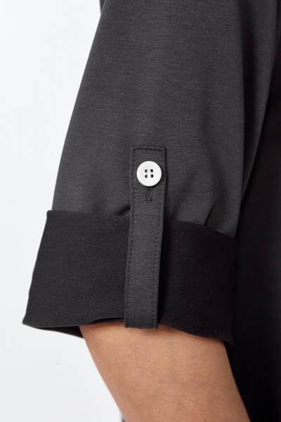 Серое платье с капюшоном из трикотажа с принтом для комфорта Диомант 2032 графит - фото 5