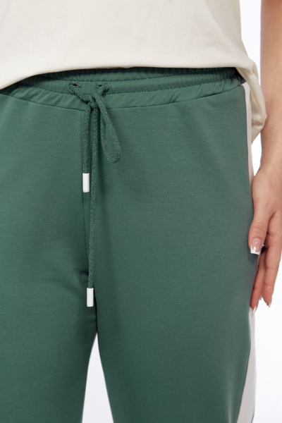 Комплект из трикотажных брюк, жакета и майки в зеленом стиле Диомант 2043 зелень - фото 8