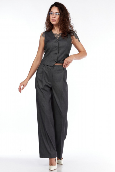 Брюки прямые широкие из текстиля для делового стиля LadyThreeStars 2403 серый - фото 10
