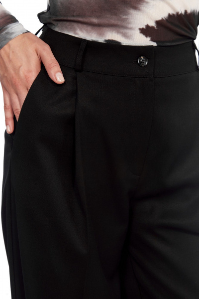 Брюки широкие прямые из текстиля для делового образа LadyThreeStars 2403 черный - фото 7