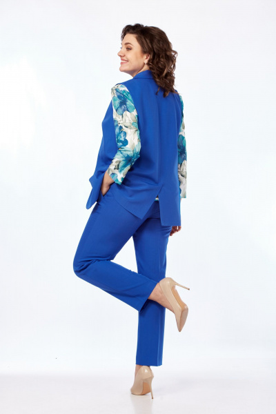 Трёхпредметный костюм с принтованной блузкой и жилетом Vilena 999 василек - фото 2