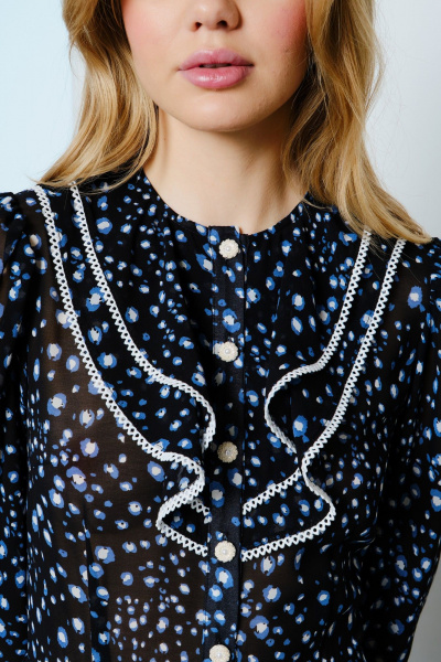 Платье шифоновое полуприлегающее с рюшей и разрезом Lokka 1569 черный/белый_голубой_принт - фото 6