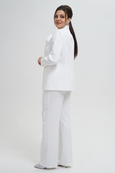 Жакет с съёмным украшением из текстиля и брюки клёш Alani Collection 2143 молоко - фото 8