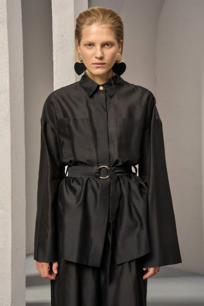 Деловая удлиненная блуза из шелка и хлопка с карманами DEVITA 6008-2 черный - фото 2