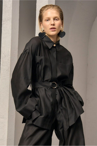 Деловая удлиненная блуза из шелка и хлопка с карманами DEVITA 6008-2 черный - фото 1