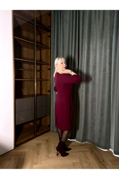 Приталенное платье ниже колена с рукавами-фонариками LIZET 520 бордо - фото 3
