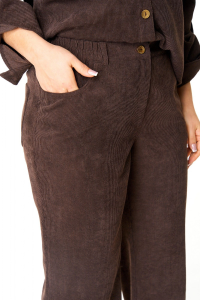 Демисезонный костюм из вельвета с блузой и брюками VI ORO VR-1142-3 шоколад - фото 11