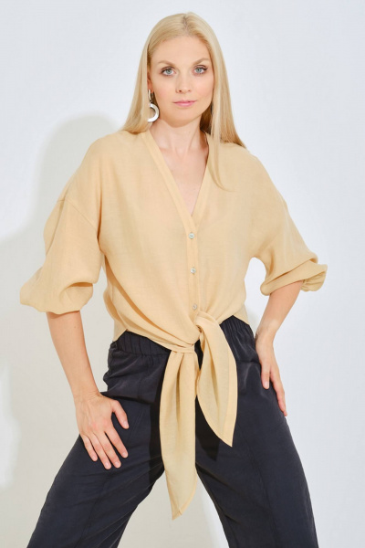 Бежевую блузу с классическим кроем для ежедневных образов Achosa 114 бежевый - фото 3