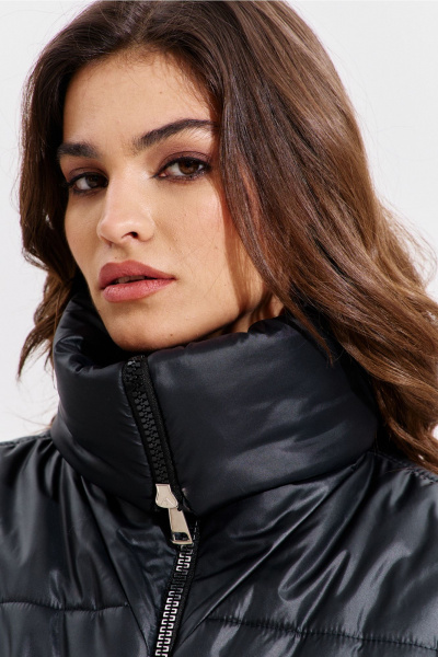 Жилет утепленный черный с рельефами и баской RINKA 1364 - фото 12