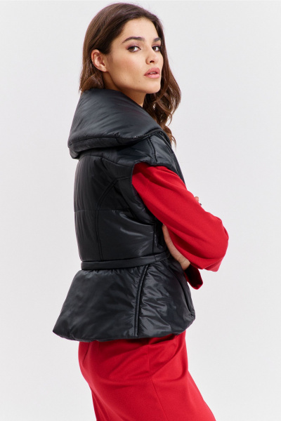 Жилет утепленный черный с рельефами и баской RINKA 1364 - фото 9