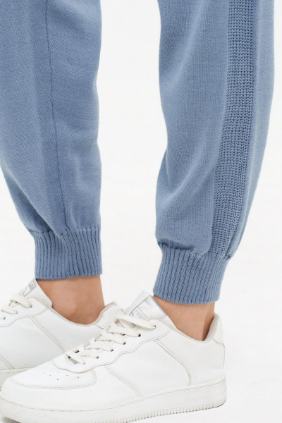 Вязаные брюки с лампасами на резинке, зауженные снизу Nelva 3954 голубой - фото 7