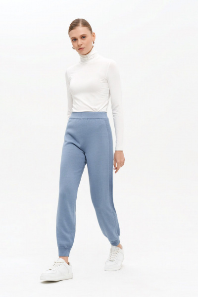Вязаные брюки с лампасами на резинке, зауженные снизу Nelva 3954 голубой - фото 4