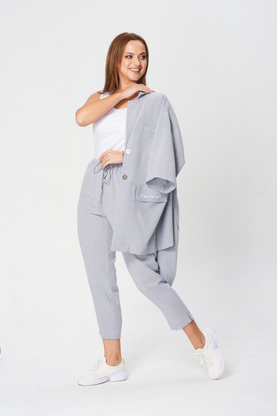 Тройка: жакет с карманами, облегающий топ и зауженные брюки TVIN 7807-1 - фото 9