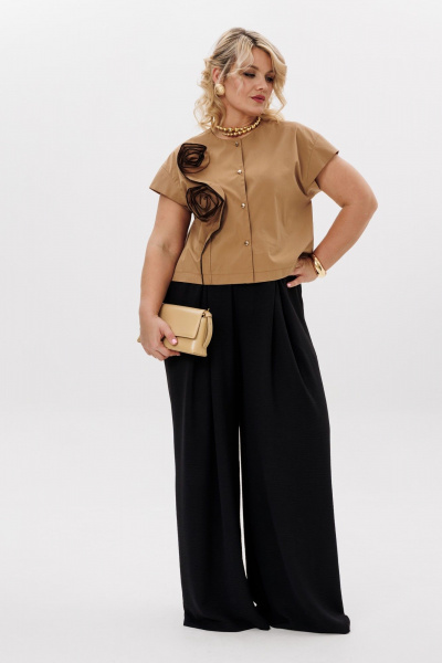 Комплект блуза с цветочным декором и брючный костюм LM К5020 черный_песок - фото 3