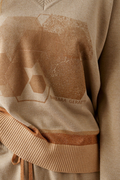 Бежевый свободный джемпер из вязаного трикотажа Barbara Geratti С1212В BG т.песок/золото - фото 2