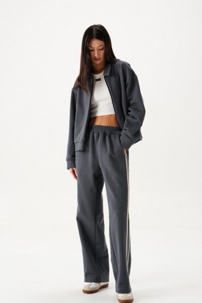 Брюки серого трикотажа с лампасами и карманами для повседневности ANNETE A1447/1 - фото 2