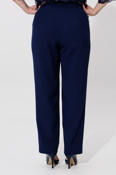 Блузка и брюки костюм прямого силуэта из текстиля BRELA 2394 синий - фото 9