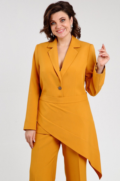 Двухпредметный костюм из текстиля с набедренной косынкой и элегантным жакетом SMilaLine М-25302 горчица - фото 6