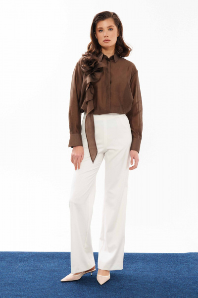 Молочные женские брюки прямые из смесового textиля Панда 10760 молочный - фото 5