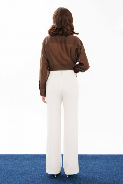 Молочные женские брюки прямые из смесового textиля Панда 10760 молочный - фото 6