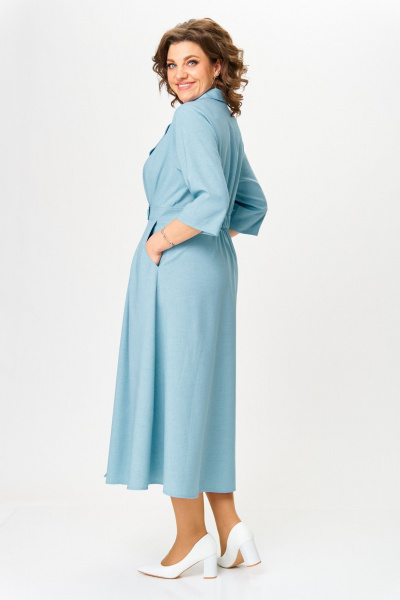 Демисезонное платье А-силуэта с эффектом льна и воротником-V ANASTASIA MAK 1233 голубой - фото 3