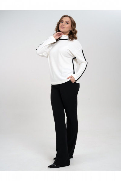 Демисезонный трикотажный джемпер свободного силуэта на каждый день Пинск-Стиль 210 белый - фото 8