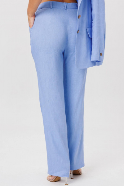 Классический льняной костюм для офиса и деловых мероприятий AMIE by Ma Сherie 8009 голубой - фото 3