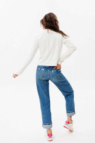 Демисезонный трикотажный джемпер с нашивкой HIT 2021 молочный - фото 6