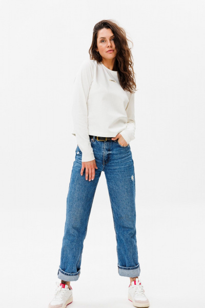 Демисезонный трикотажный джемпер с нашивкой HIT 2021 молочный - фото 5