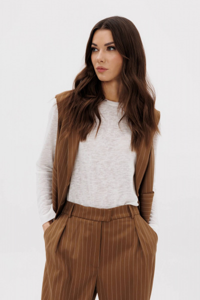 Демисезонный костюм с жилетом и зауженными брюками Fantazia Mod 5028 - фото 4