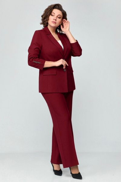 Костюм жилет и брюки из текстиля с декором пуговиц Мишель стиль 1177 бордовый - фото 2