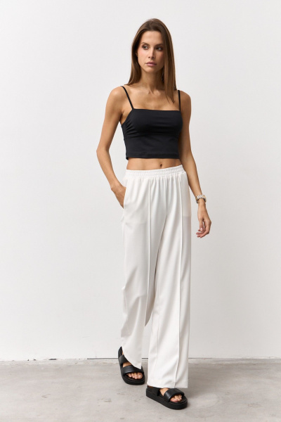 Модные брюки прямого кроя из костюмной ткани Luitui R2062 молочный - фото 1