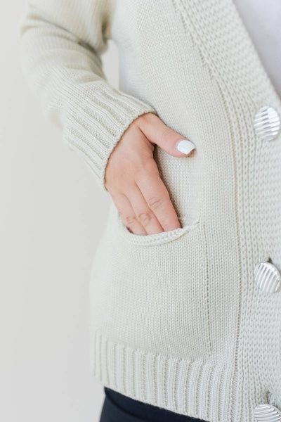 Кардиган из мягкого трикотажа с накладными карманами Romgil 391ПТЗ светло-бежевый - фото 4