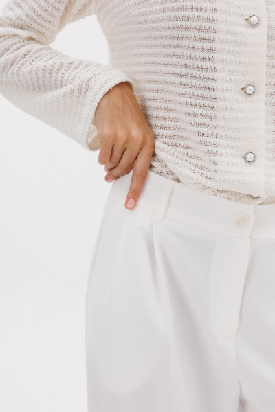 Молочный кардиган из трикотажа с металлическими пуговицами THE NAME 2373 молочный - фото 6