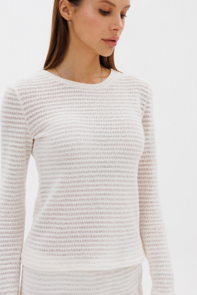 Трикотажный укороченный джемпер в молочном цвете THE NAME 2374 молочный - фото 3