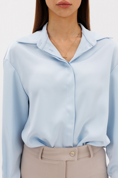 Блуза из атласа в нежно-голубом цвете свободный крой THE NAME 2381 голубой - фото 7