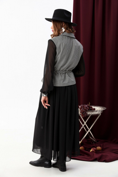 Длинное платье из двух тканей с воротником и сборкой NikVa 900-5 чёрно-белая гус лапка+чёрный - фото 7